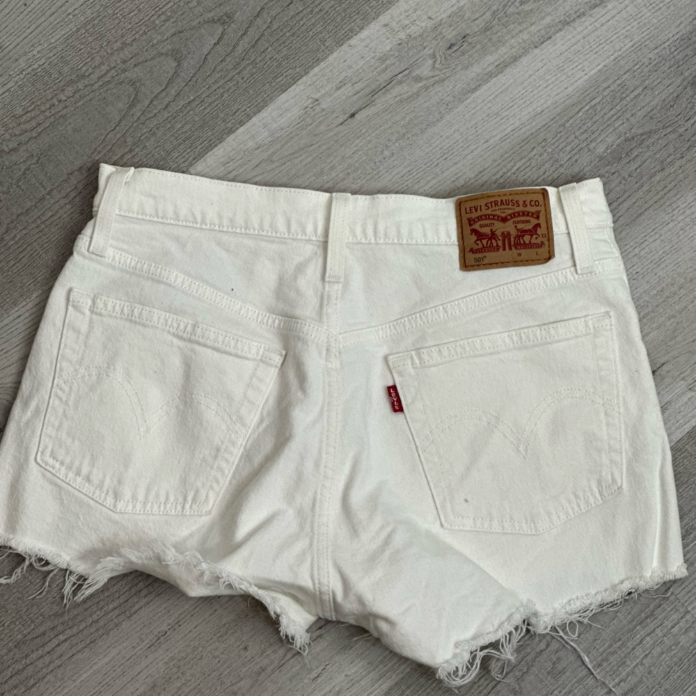 Levi white denim shorts